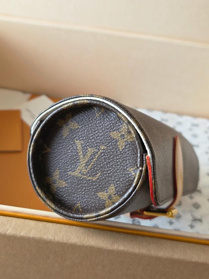 Louis Vuitton M47530
3 Watch Case 20x8x8cm-duoc-ban-tai-Hvip Bags and Accessories