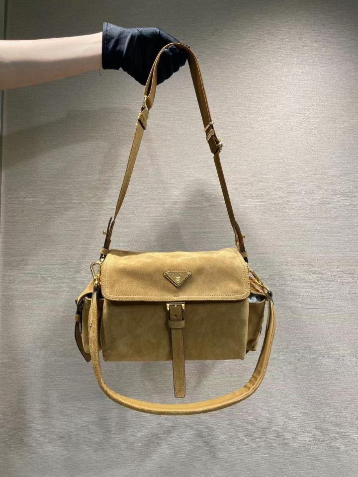 
Prada Explore medium suede shoulder bag with flap cinnamon 1BD394 30x14x10cm-duoc-ban-tai-Hvip Bags and Accessories
