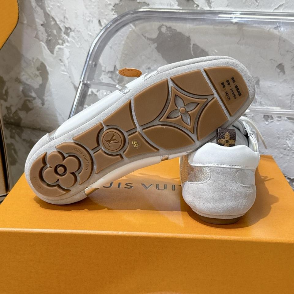 Louis Vuitton 1AHOJD
Giày LV Sneakerina (n1)-duoc-ban-tai-Hvip Shoes and Clothes