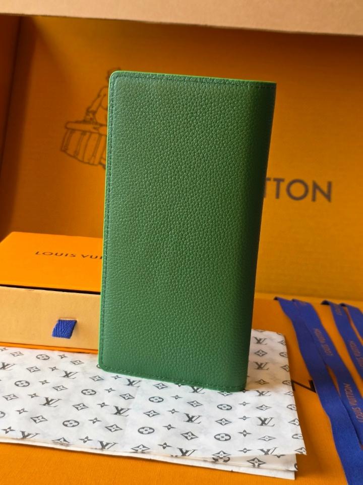 Louis Vuitton M25942
Brazza Wallet green-duoc-ban-tai-Hvip Bags and Accessories