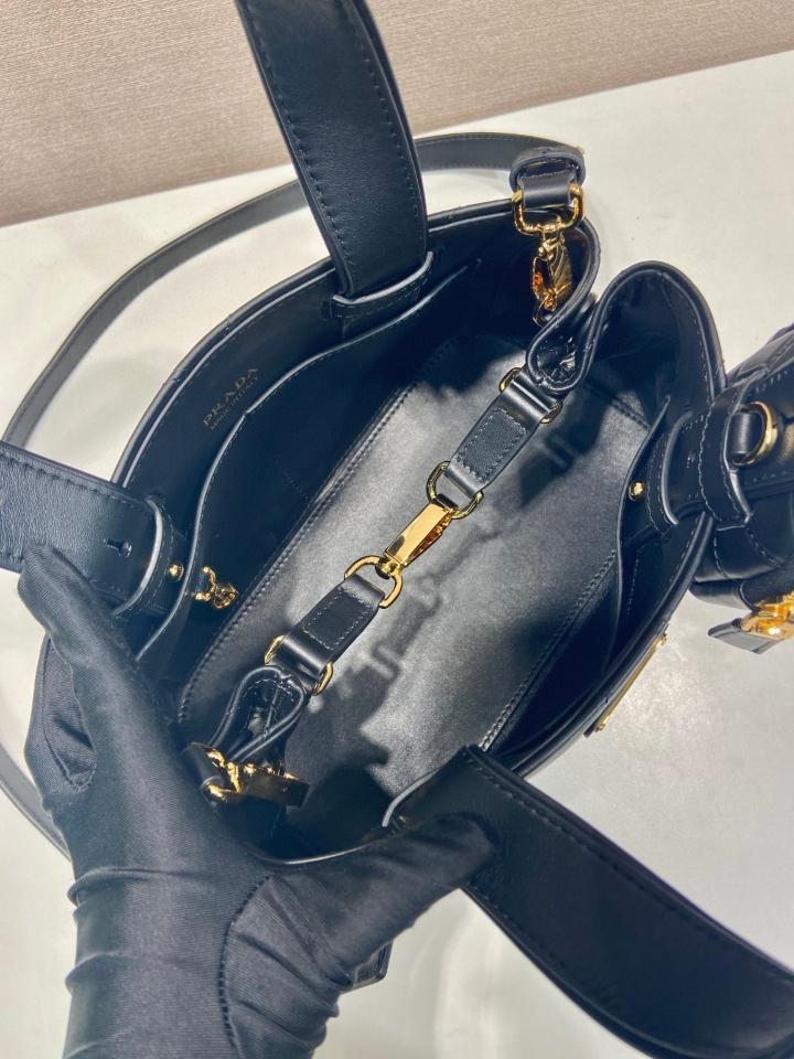 Prada Small Quilted Leather Tote Bag Black 1BG548 26x17x13.5cm-duoc-ban-tai-Hvip Bags and Accessories