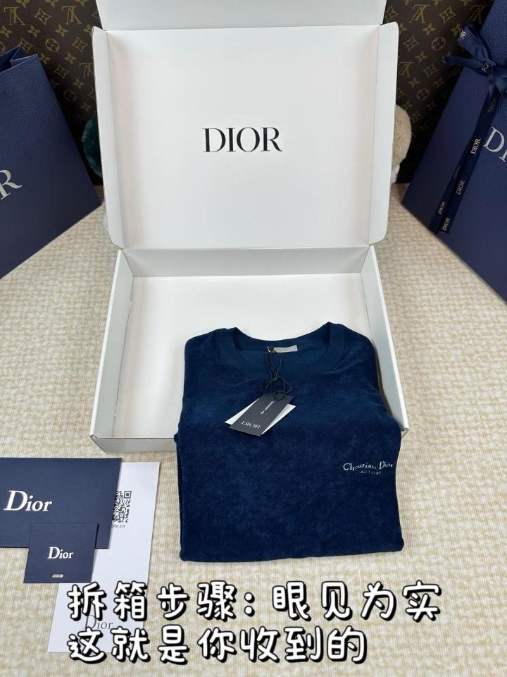 Christian Dior Couture T-Shirt, Relaxed Fit
Blue Terry Cotton
 593J696F3006_C580-duoc-ban-tai-Hvip Shoes and Clothes