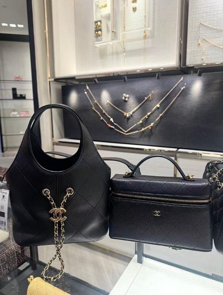 Chanel 26p small Shopping Bag   Calfskin & Gold-Tone Metal  black AS6132 27.5*21*10cm-duoc-ban-tai-Hvip Bags and Accessories