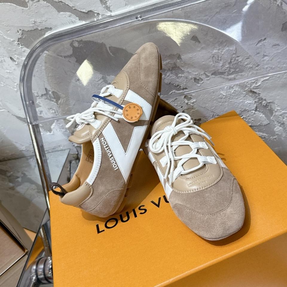 Louis Vuitton 1AHNFA
Giày LV Sneakerina (n1)-duoc-ban-tai-Hvip Shoes and Clothes