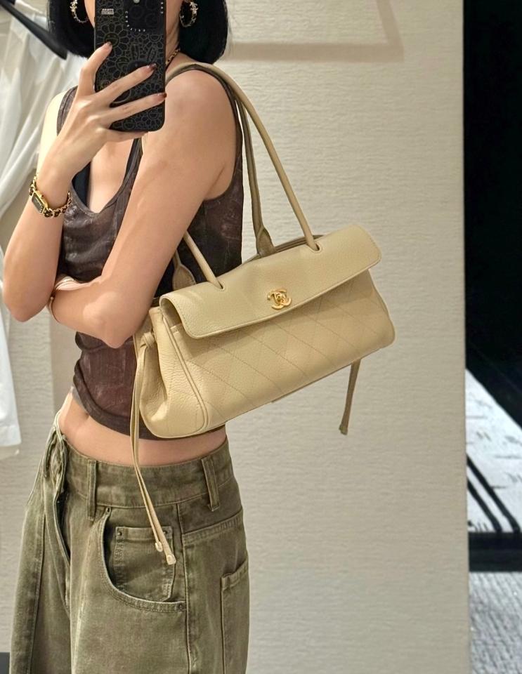Chanel Small Shopping Bag   Grained Calfskin & Gold-Tone Metal ivory 15*30.5*11.5cm AS6288-duoc-ban-tai-Hvip Bags and Accessories