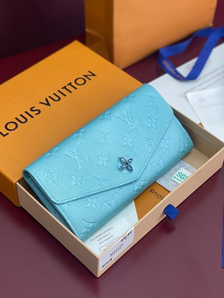 Louis Vuitton M12172
Sarah Wallet blue-duoc-ban-tai-Hvip Bags and Accessories