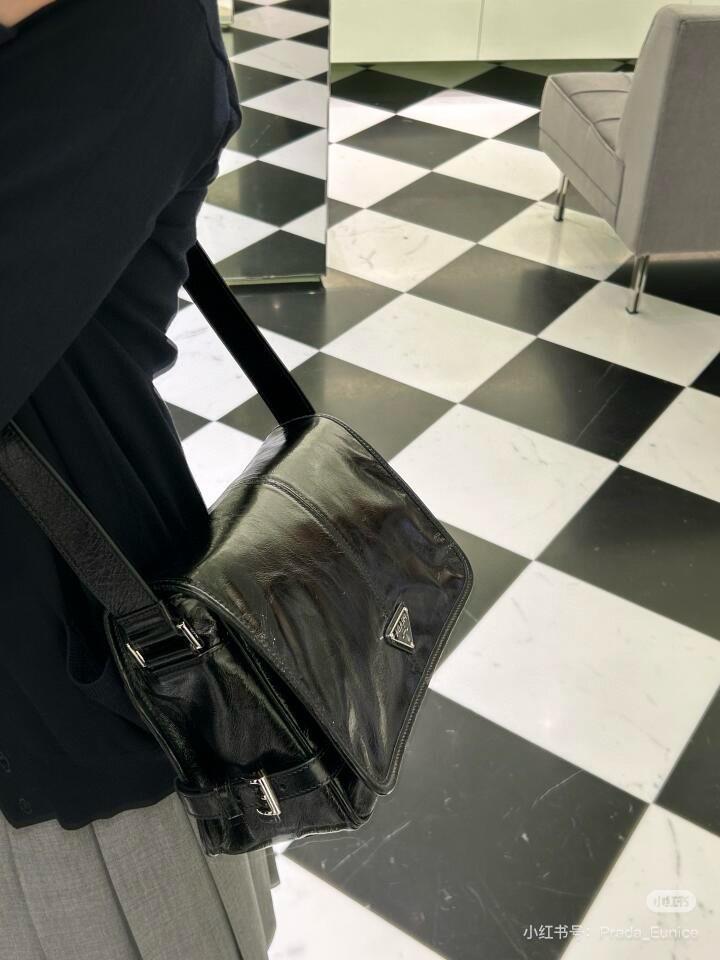 Prada Leather shoulder bag black 2VD073 30x20x11cm-duoc-ban-tai-Hvip Bags and Accessories