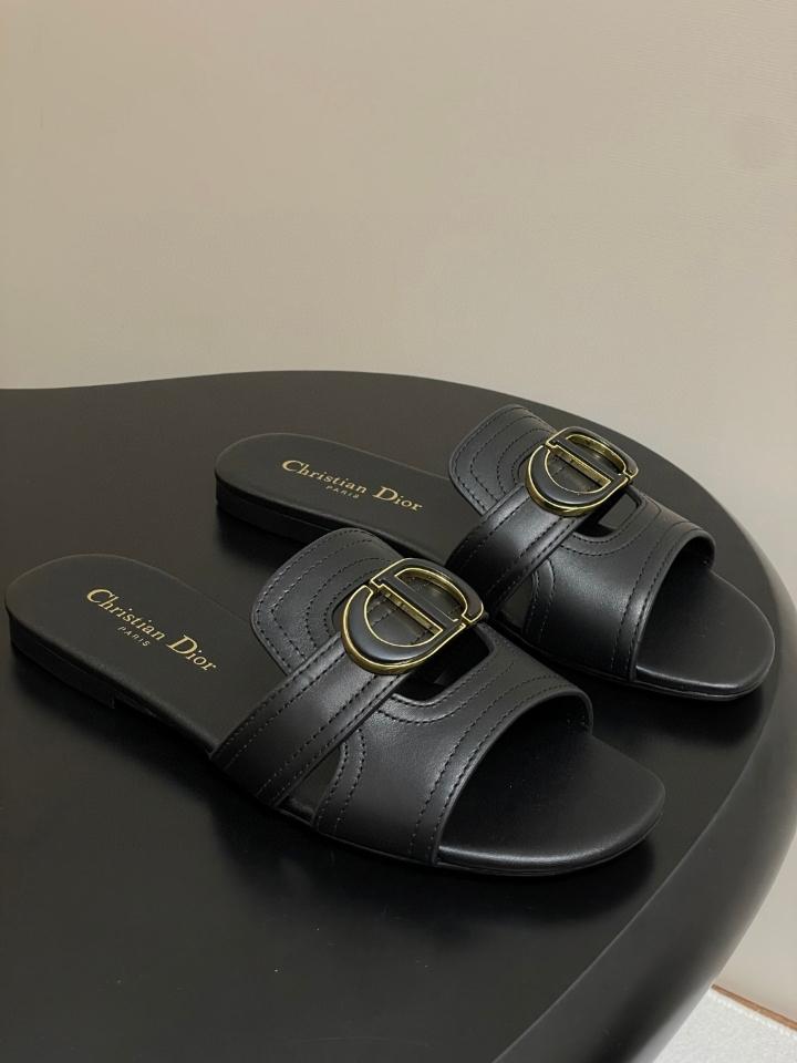Dior 30 Montaigne Slide
Black Calfskin
 KCQ266VEA_S900 (2)-duoc-ban-tai-Hvip Shoes and Clothes