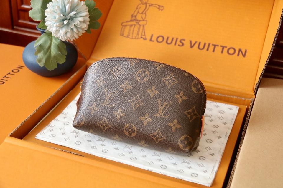 Louis Vuitton M47515
Cosmetic Pouch PM-duoc-ban-tai-Hvip Bags and Accessories