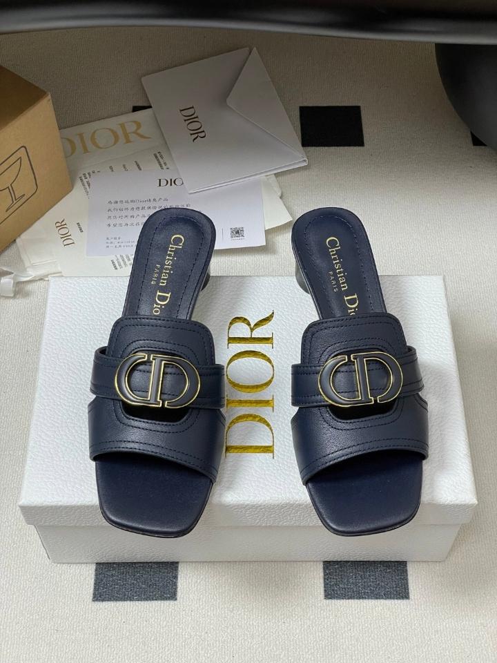 Dior 30 Montaigne Heeled Slide
Navy blue Calfskin
KCO374CFY 40mm (2) -duoc-ban-tai-Hvip Shoes and Clothes