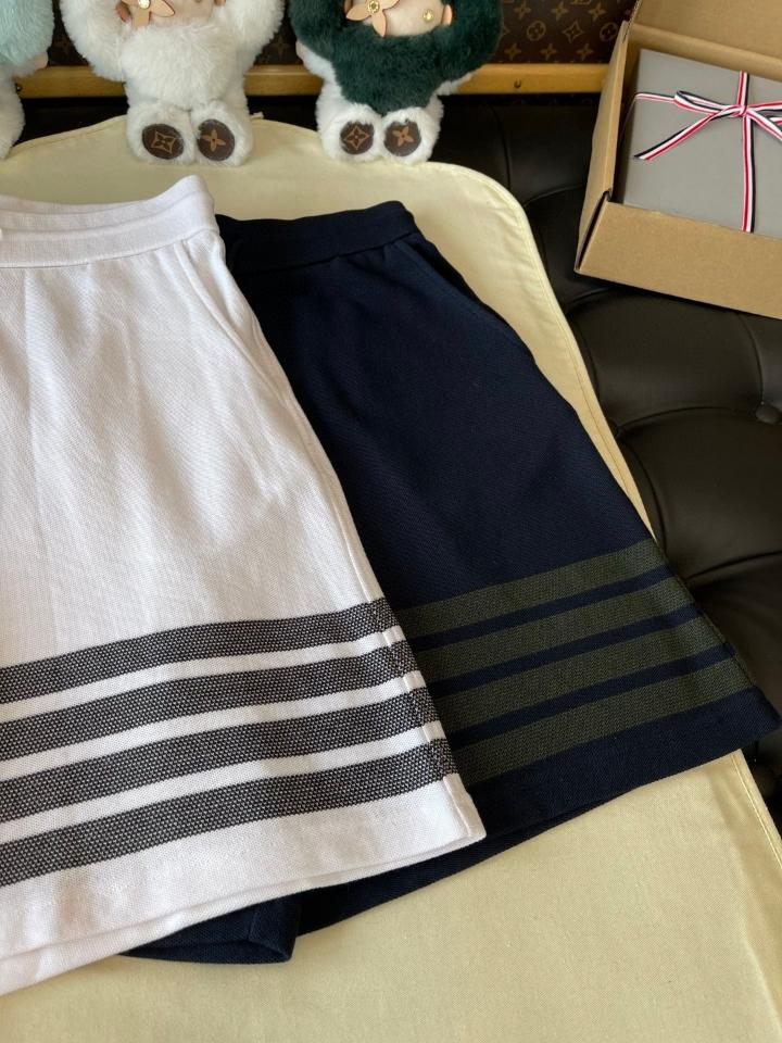 Thom Browne COTTON PIQUE 4-BAR short white-duoc-ban-tai-Hvip Shoes and Clothes