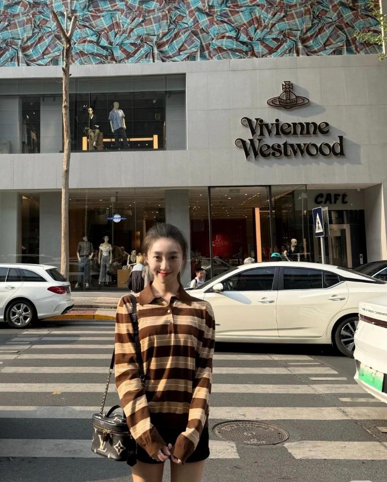 Miu Miu 
Cotton knit polo shirt MMLB32-duoc-ban-tai-Hvip Shoes and Clothes