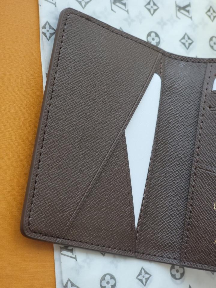 Louis Vuitton M26010
Ví Pocket Organizer-duoc-ban-tai-Hvip Bags and Accessories