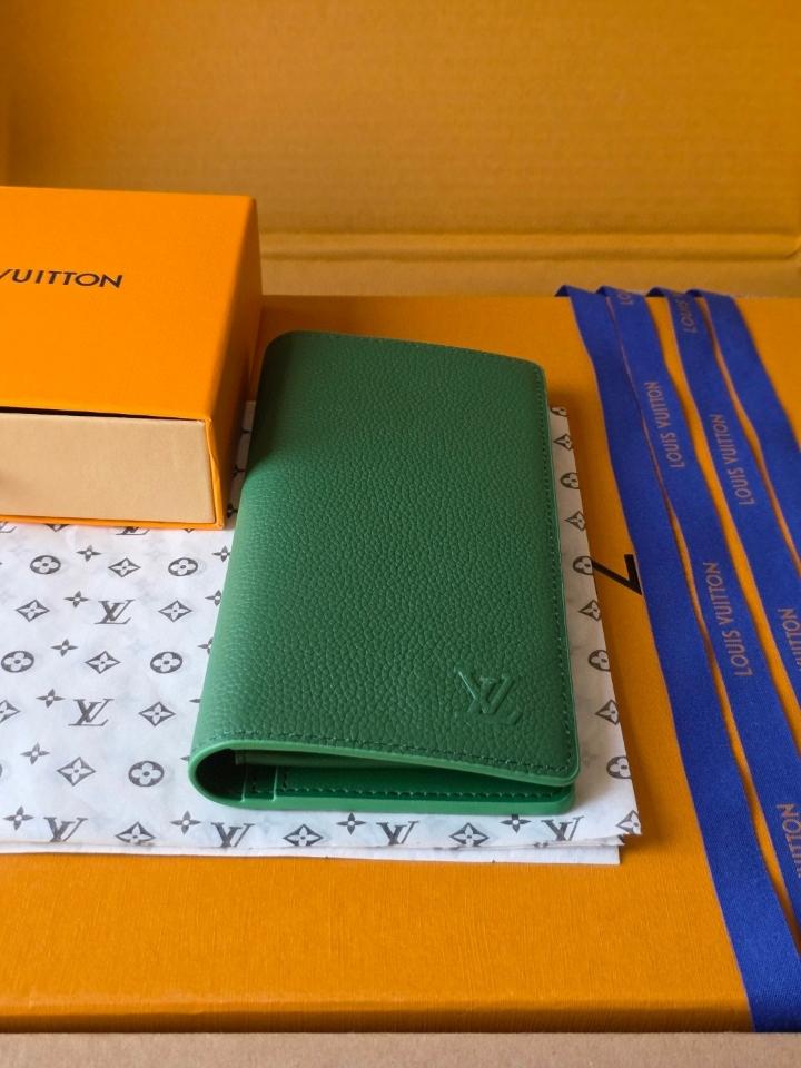 Louis Vuitton M25942
Brazza Wallet green-duoc-ban-tai-Hvip Bags and Accessories