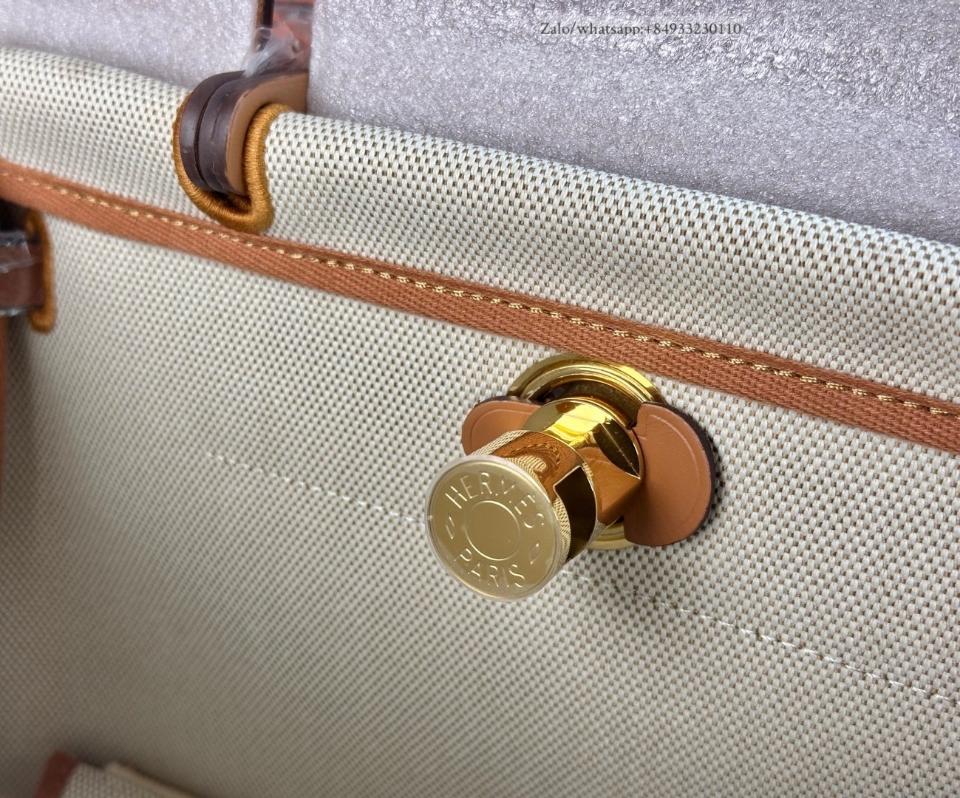 Hermes Bicolor Vache Hunter Chaine D'Ancre Herbag 31 PM -duoc-ban-tai-Hvip Bags and Accessories