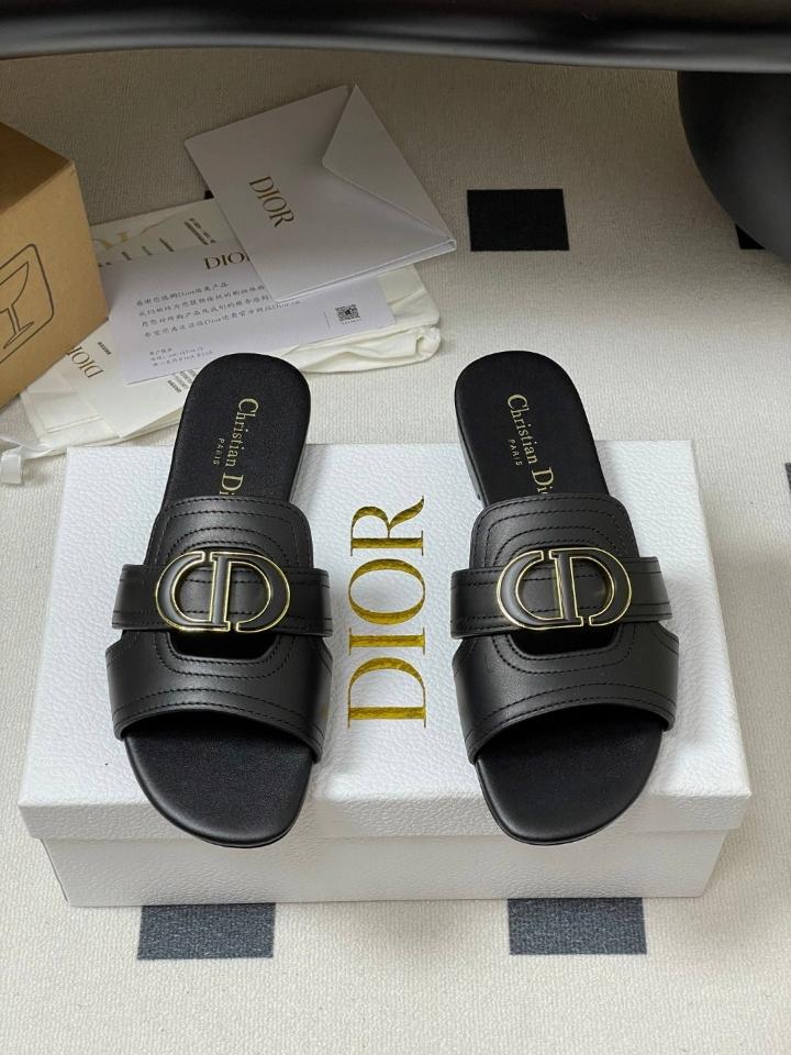 Dior 30 Montaigne Slide
Black Calfskin
 KCQ266VEA_S900 (2)-duoc-ban-tai-Hvip Shoes and Clothes
