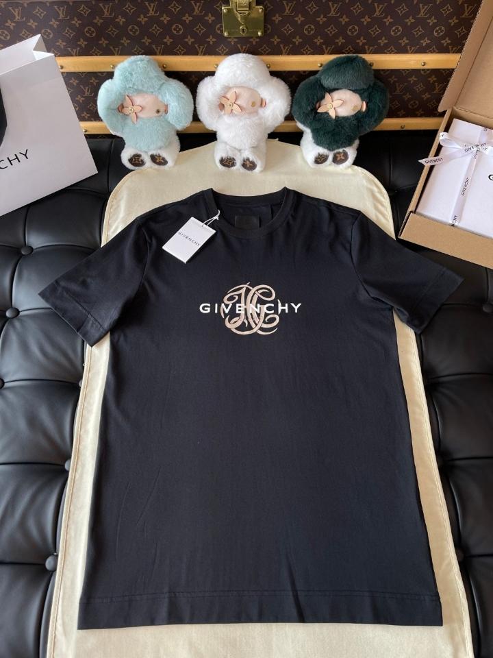 Givenchy
logo t-shirt black BM71MG3YR5001-duoc-ban-tai-Hvip Shoes and Clothes
