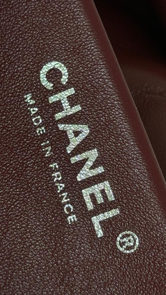 Chanel Maxi Flapbag
 
Grained Calfskin & Silver-Tone Metal 
Black AS6231 19.5 x 32 x 10cm-duoc-ban-tai-Hvip Bags and Accessories
