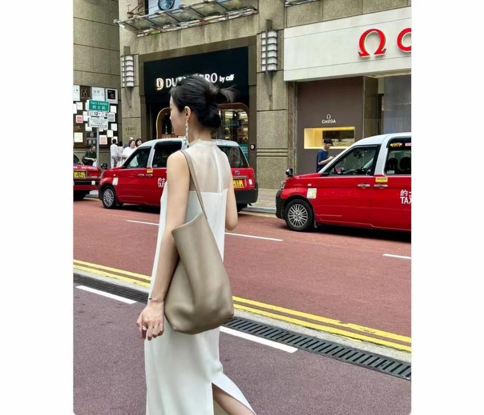 The Row Large N/S Park Tote in Leather Dark Olive  44X38X21cm -25cm -duoc-ban-tai-Hvip Bags and Accessories
