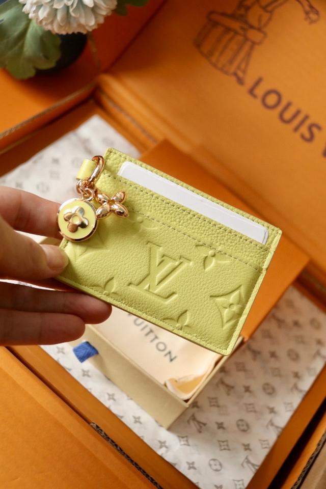 Louis Vuitton M13645
LV Charms Card Holder-duoc-ban-tai-Hvip Bags and Accessories