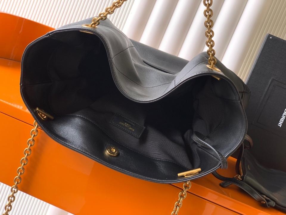 Saint Laurent JAMIE SHOPPING Medium in lambskin
BLACK 809824 35x35×10cm (1)-duoc-ban-tai-Hvip Bags and Accessories