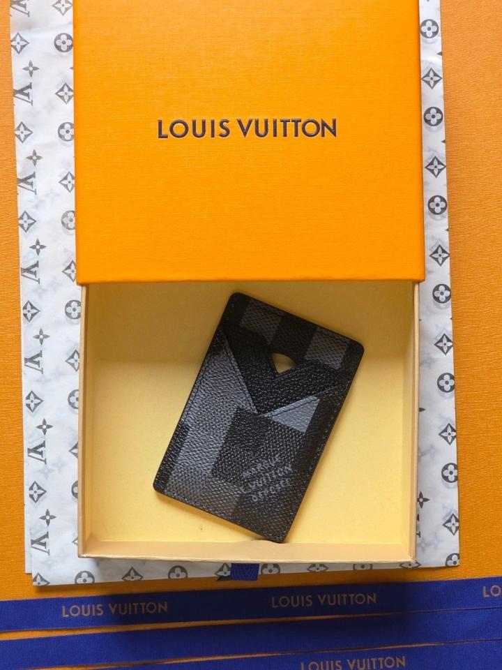 Louis Vuitton M15097
Porte-Cartes Magnet-duoc-ban-tai-Hvip Bags and Accessories
