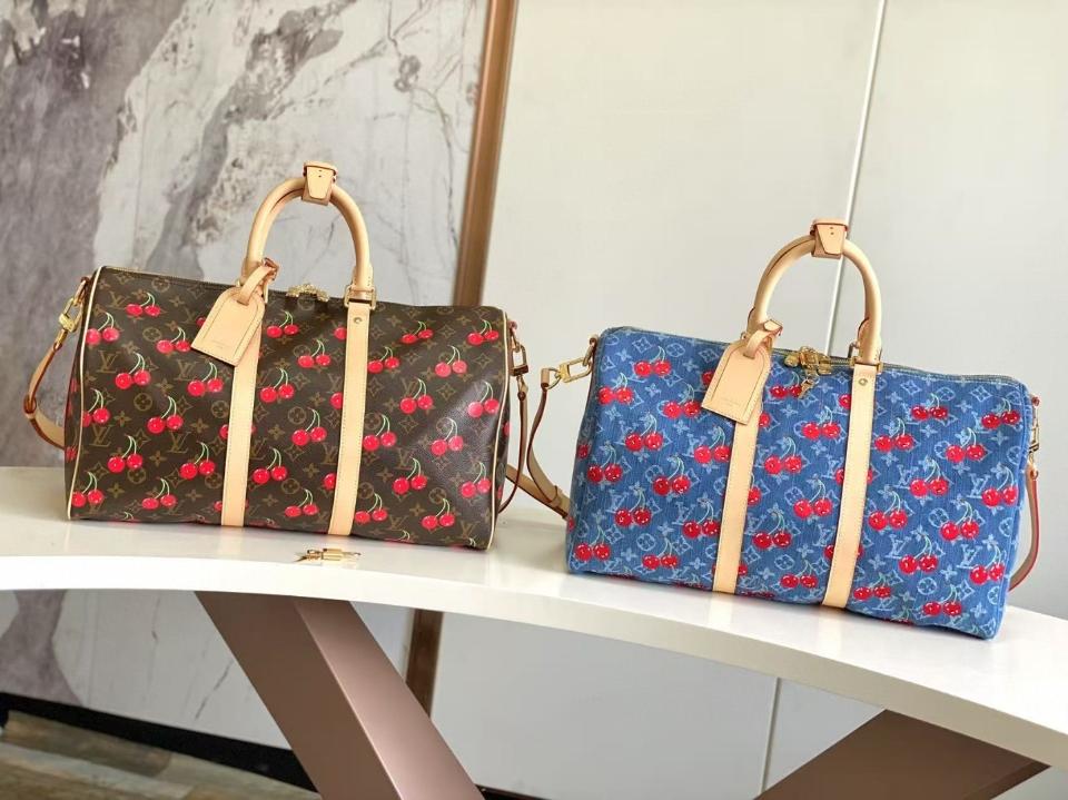 Louis Vuitton M13764
Túi Keepall Bandoulière 45 LV x TM 27 x 20 x 45cm-duoc-ban-tai-Hvip Bags and Accessories