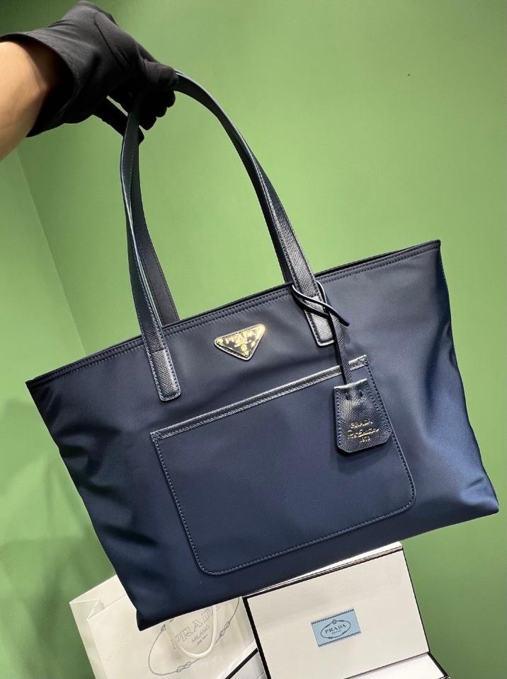Prada Re-Edition 1978 medium Re-Nylon and Saffiano leather tote bag Baltic Blue 1BG555 35x26x15cm-duoc-ban-tai-Hvip Bags and Accessories
