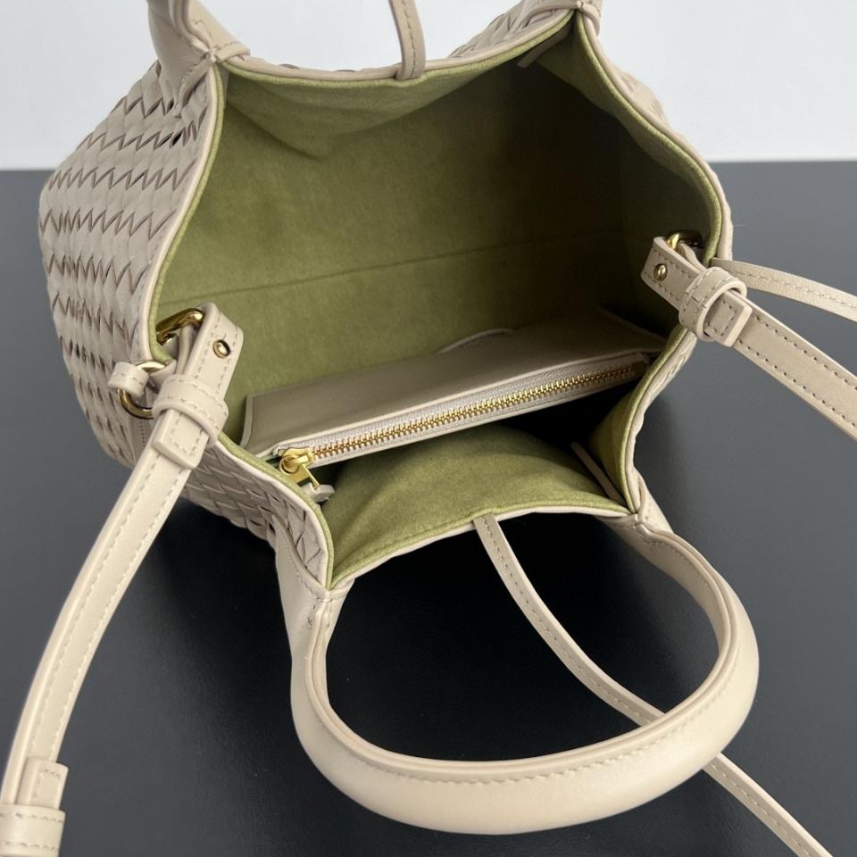 Bottega Veneta  Small Pinacoteca sea salt/green  819004 15*24*12cm-duoc-ban-tai-Hvip Bags and Accessories