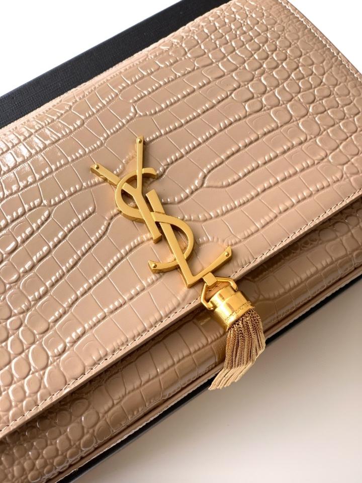 Saint Laurent Ysl 
KATE MEDIUM TASSEL IN CROCODILE-EMBOSSED LEATHER
Taupe 354119 24x14.5x5.5cm (1) -duoc-ban-tai-Hvip Bags and Accessories