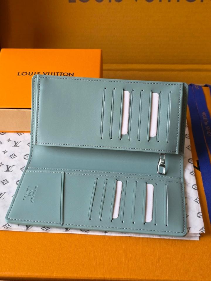 Louis Vuitton M25941
Brazza Wallet light green -duoc-ban-tai-Hvip Bags and Accessories