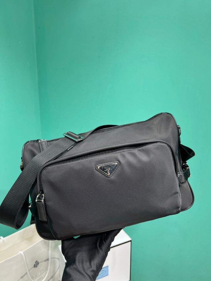 Prada Large Re-Nylon and Saffiano leather shoulder bag black 2VH191 35x22x12cm-duoc-ban-tai-Hvip Bags and Accessories