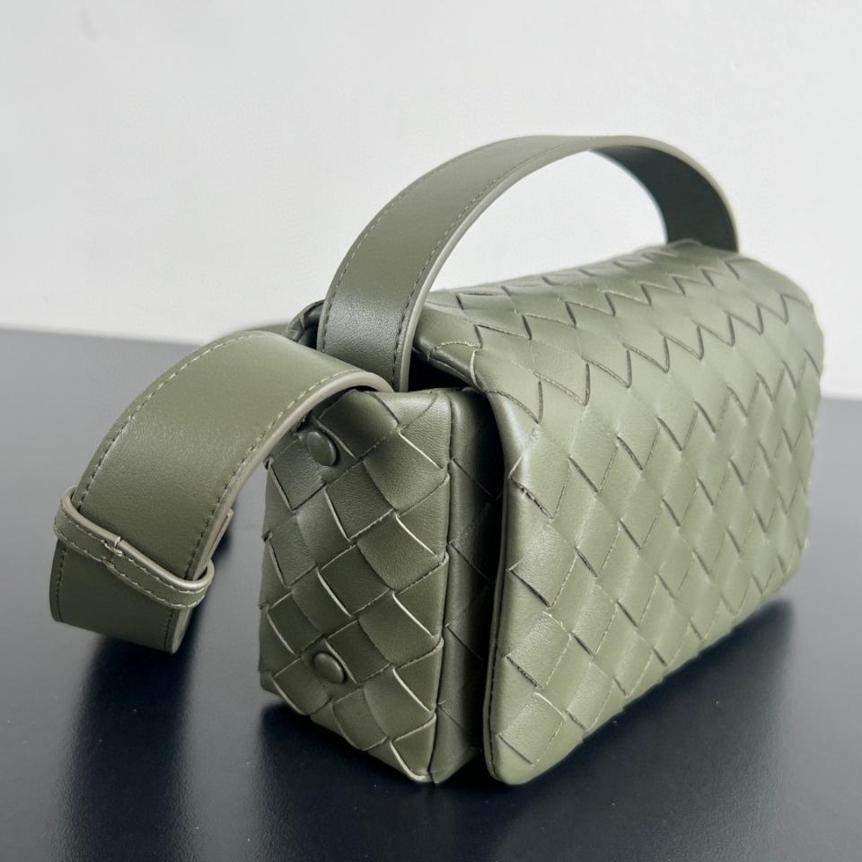 Bottega Veneta Intrecciato Mini Bag With Flap Crocodile 857931 20x12x6.5cm-duoc-ban-tai-Hvip Bags and Accessories