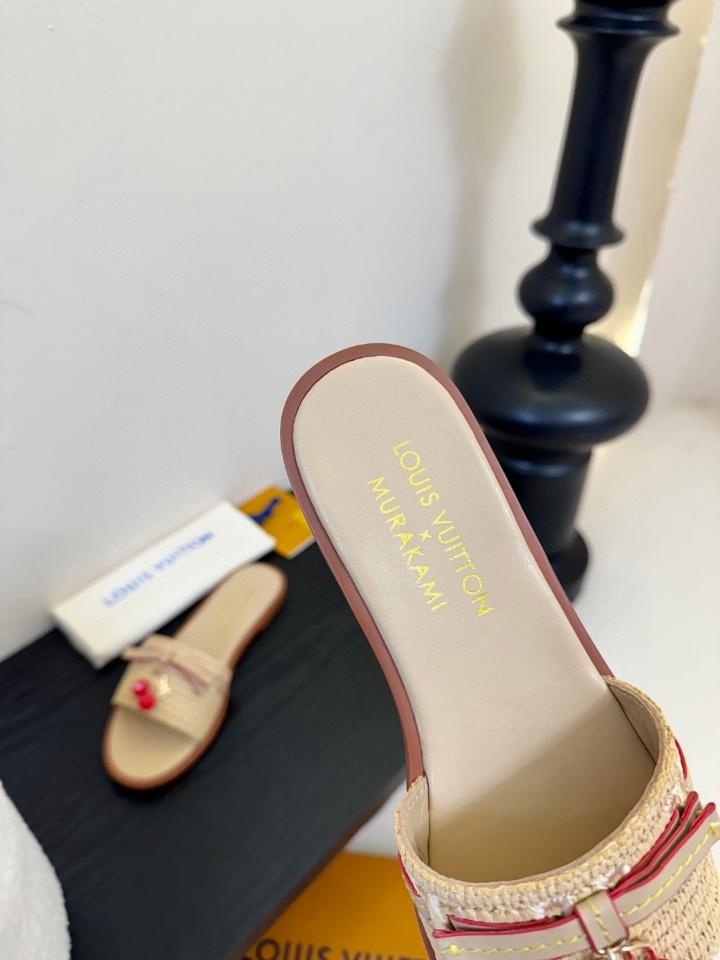 Louis Vuitton 1AHLRN
New
LV x TM Lily Flat Mule beige-duoc-ban-tai-Hvip Shoes and Clothes