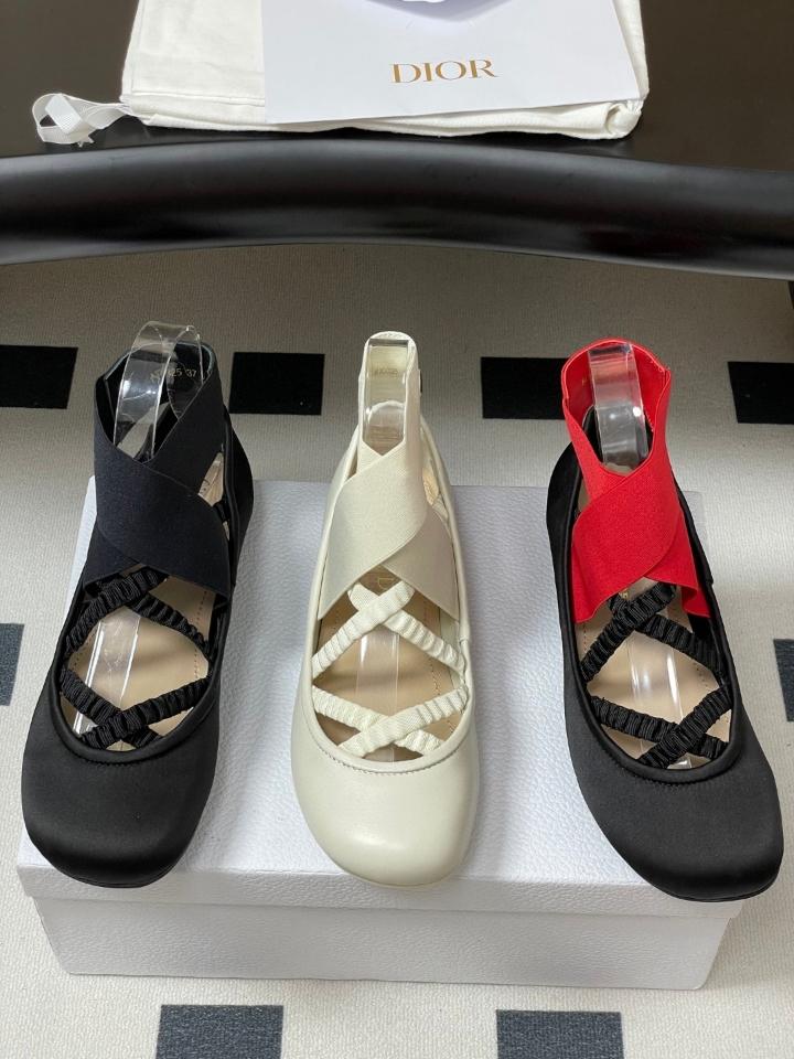 Dior Shade Ballet Flat
White leather and Elastic Straps
KCF013SAT (2) -duoc-ban-tai-Hvip Shoes and Clothes