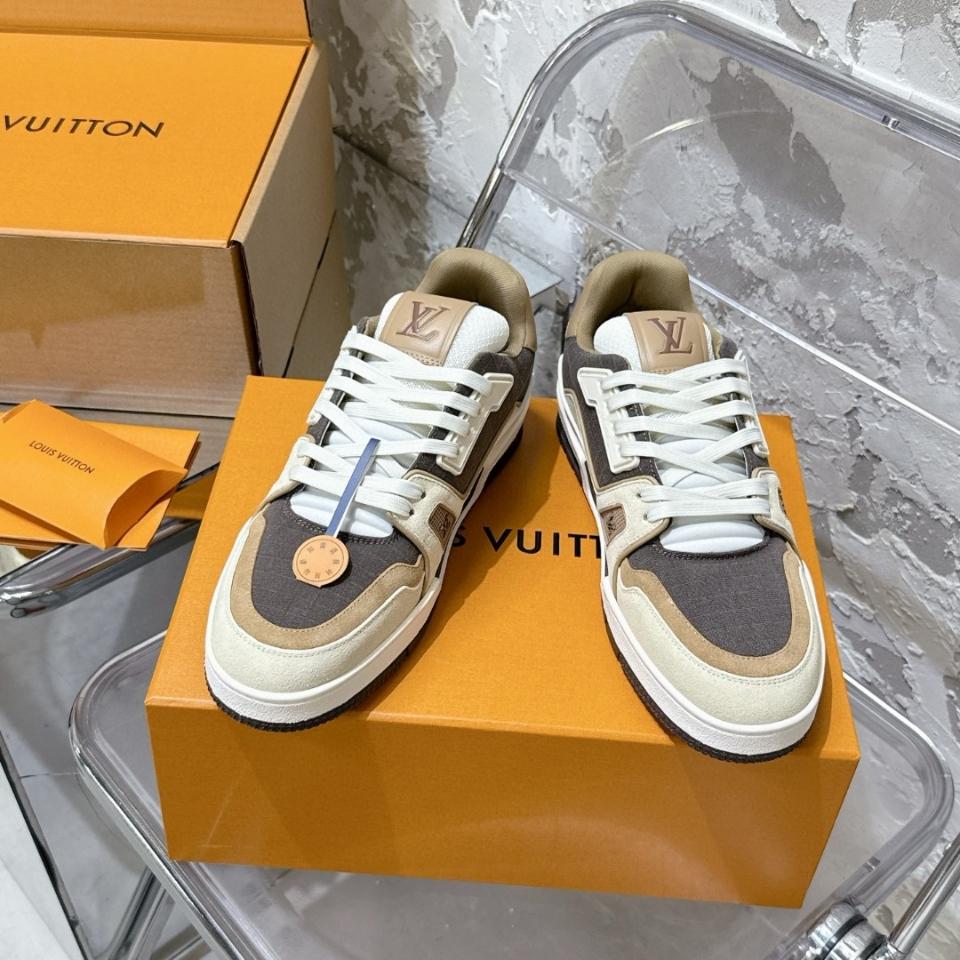 Louis Vuitton 1AHTFN
LV Trainer Outdoor Sneaker Marron(N1) -duoc-ban-tai-Hvip Shoes and Clothes