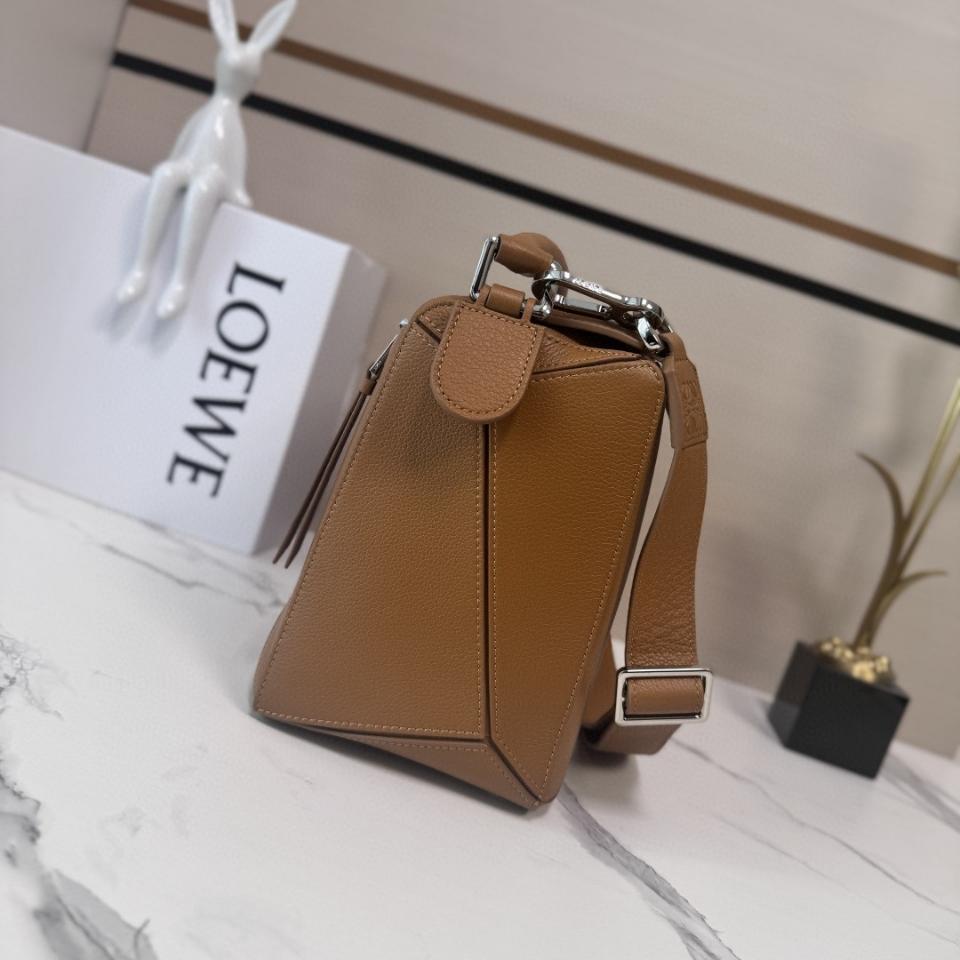 Loewe Large Puzzle bag in supple grained calfskin B510PNLX03 Light Canyon Brown-duoc-ban-tai-Hvip Bags and Accessories