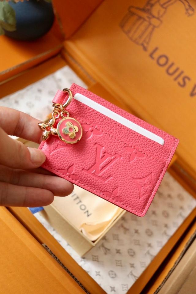 Louis Vuitton M13647
LV Charms Card Holder-duoc-ban-tai-Hvip Bags and Accessories