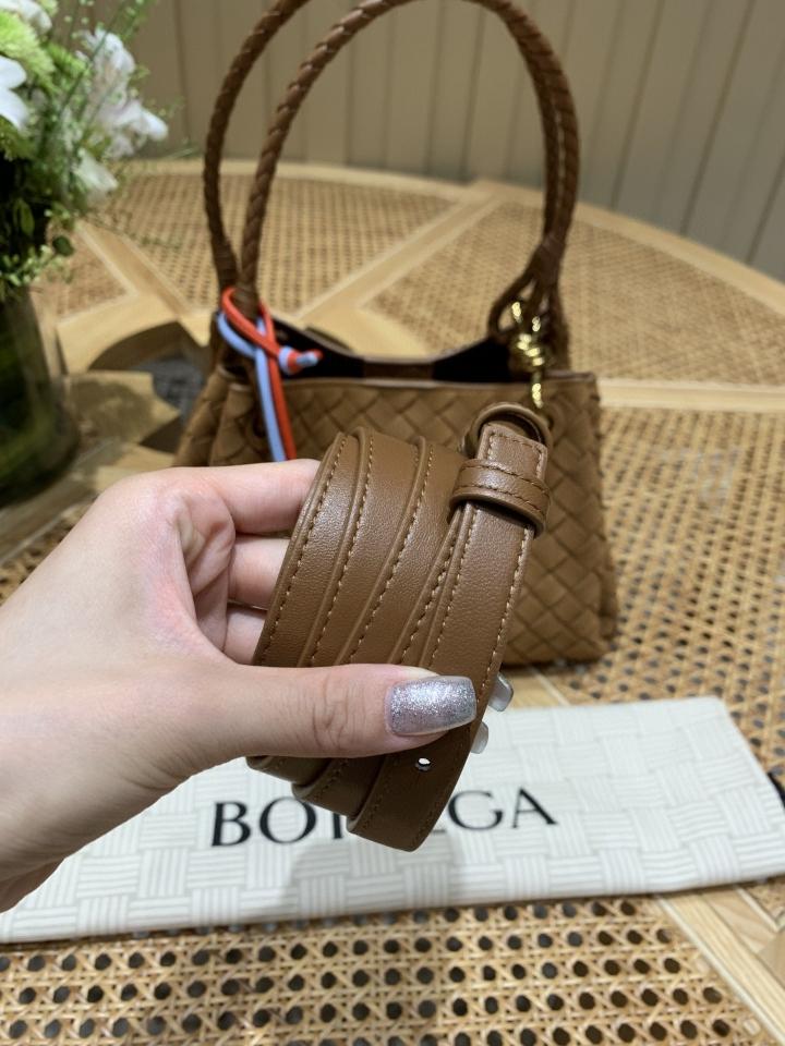 Bottega Veneta medium suede Parachute amber  835921 29.5x17.5x18.5cm -duoc-ban-tai-Hvip Bags and Accessories