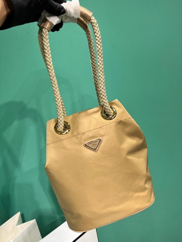 Prada Mariner Re-Nylon small bucket bag caramel 1BE082 23.5x28x16.5cm-duoc-ban-tai-Hvip Bags and Accessories