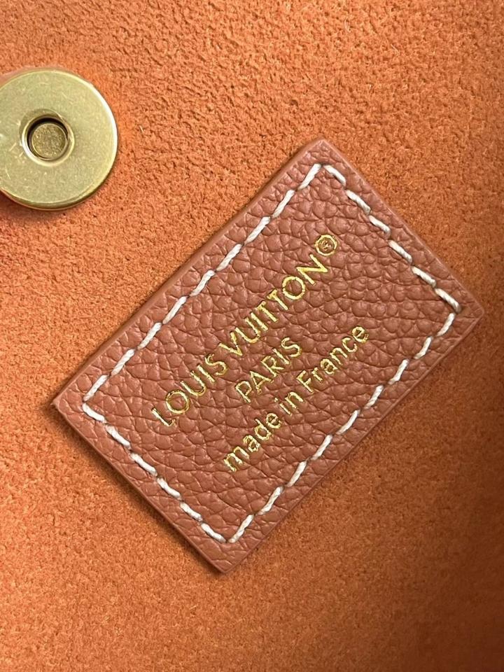 Louis Vuitton M14416
Túi Low Key All In BB 16*12*18cm-duoc-ban-tai-Hvip Bags and Accessories