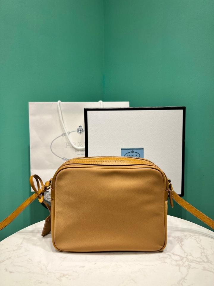 Prada Re-Edition 1978 medium Re-Nylon and Saffiano leather shoulder bag beige 1BH218 21*17*8cm-duoc-ban-tai-Hvip Bags and Accessories