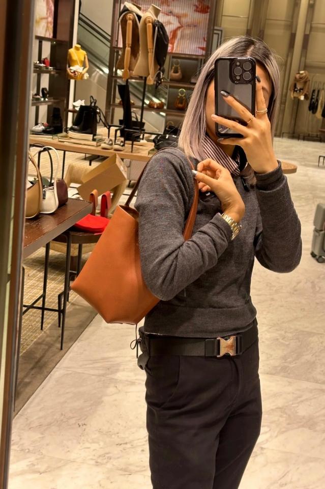 Small smooth calfskin leather tote bag brown 24X22X11cm -duoc-ban-tai-Hvip Bags and Accessories