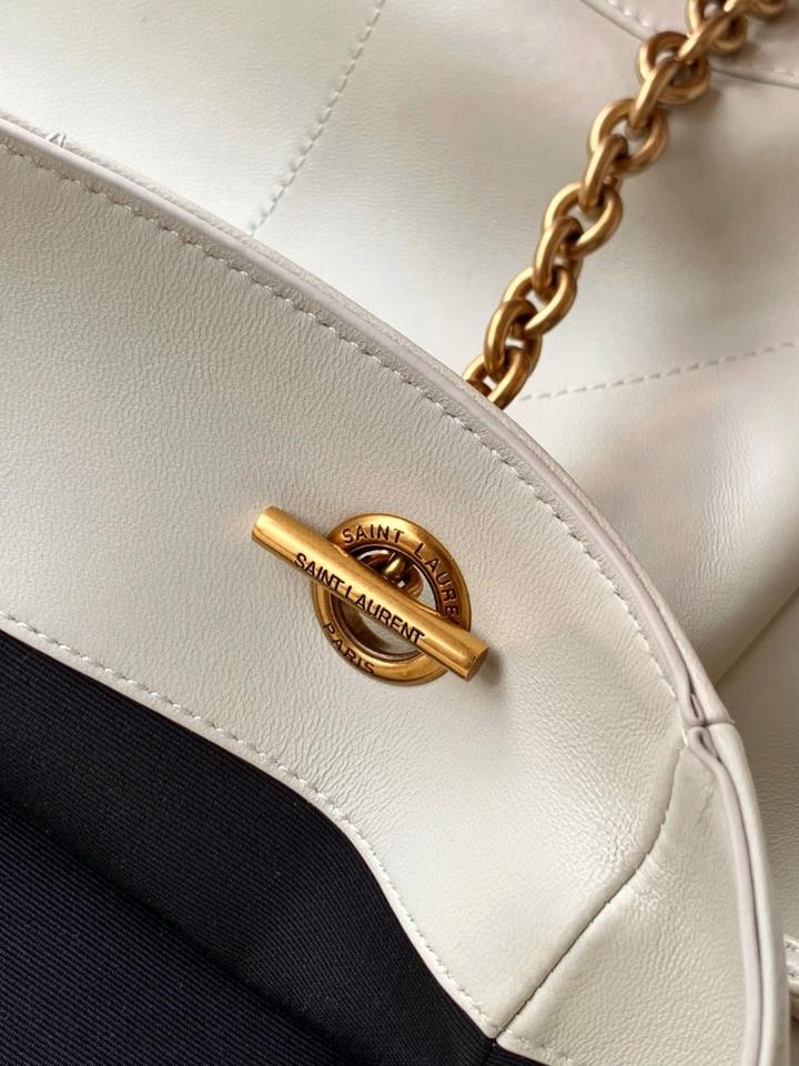 Saint Laurent JAMIE SHOPPING Medium in lambskin
Blanc Vintage  809824 35x35×10cm (1)-duoc-ban-tai-Hvip Bags and Accessories