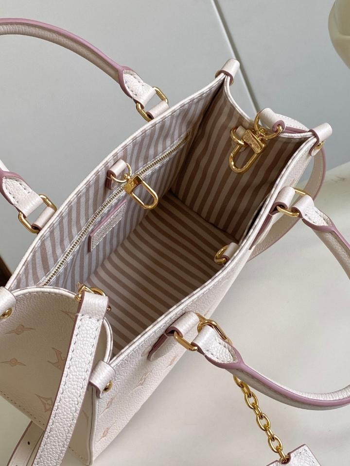 Louis Vuitton M14403
NEW
OnTheGo PM 19 x 11.5 x 25-duoc-ban-tai-Hvip Bags and Accessories