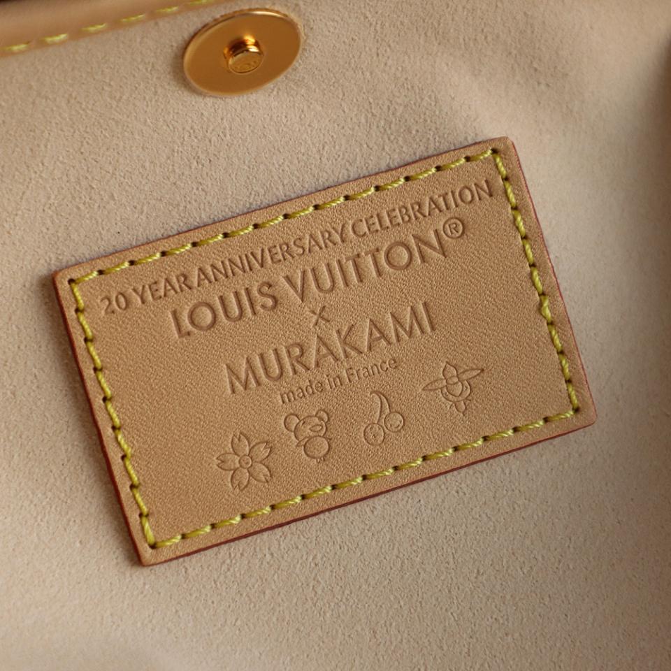 Louis Vuitton M13661
LV x TM CarryAll PM 24*12*29cm-duoc-ban-tai-Hvip Bags and Accessories