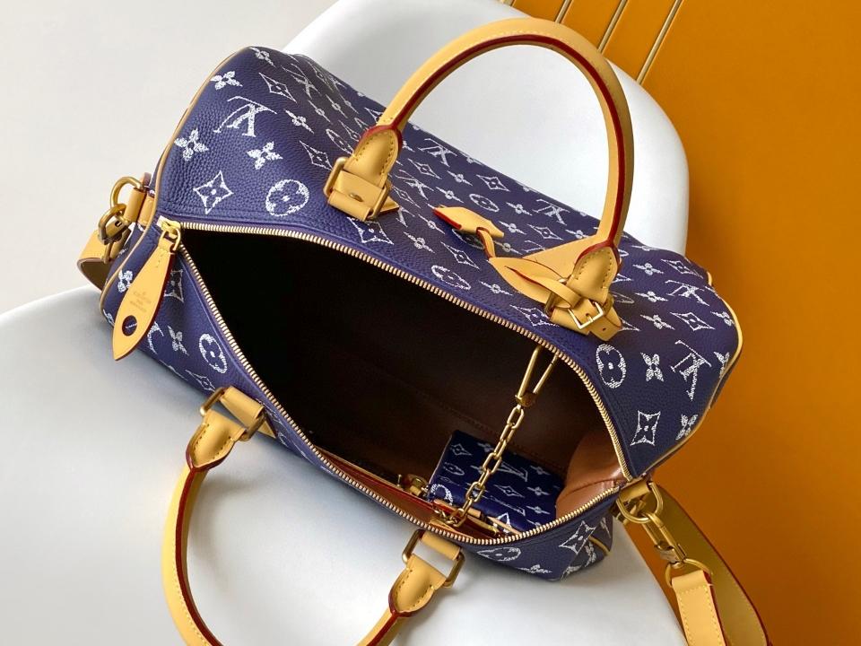 Louis Vuitton M11597
M15285  Speedy P9 Bandoulière 40 40.0 x 26.0 x 23.0 cm Sao chép-duoc-ban-tai-Hvip Bags and Accessories