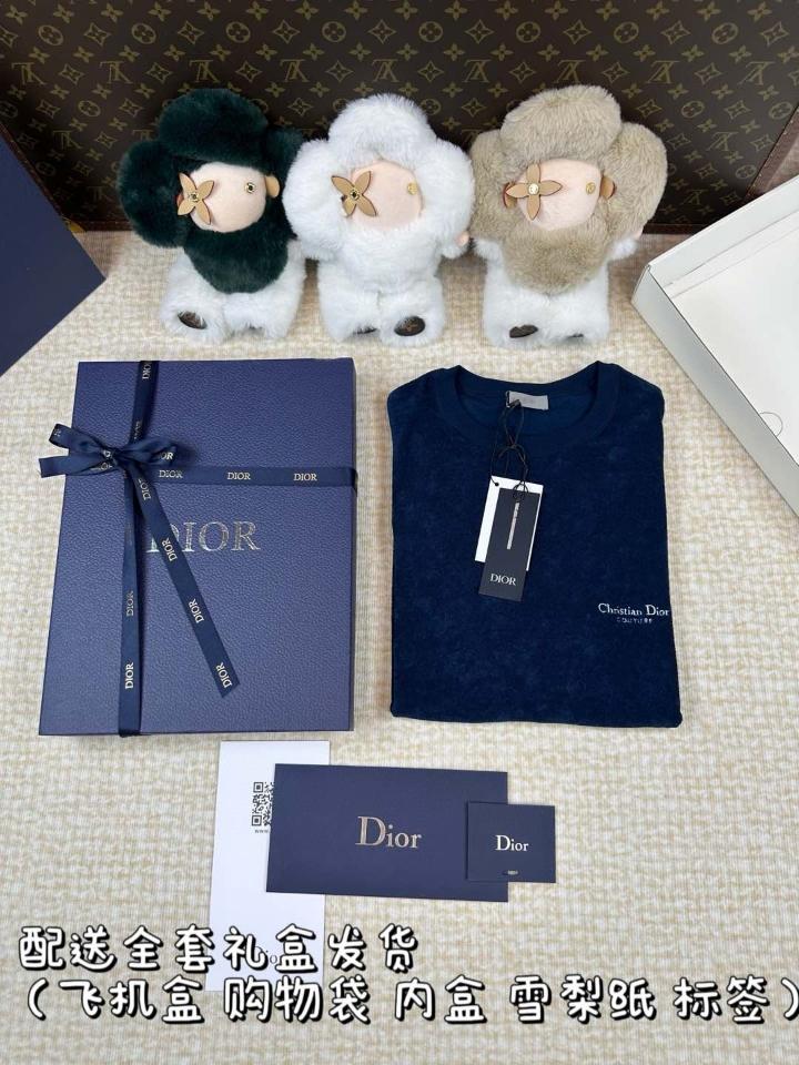 Christian Dior Couture T-Shirt, Relaxed Fit
Blue Terry Cotton
 593J696F3006_C580-duoc-ban-tai-Hvip Shoes and Clothes