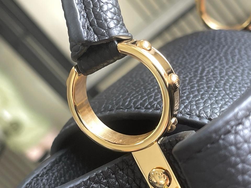 Louis Vuitton M12935
Capucines BB 27.0 x 18.0 x 9.0 cm-duoc-ban-tai-Hvip Bags and Accessories