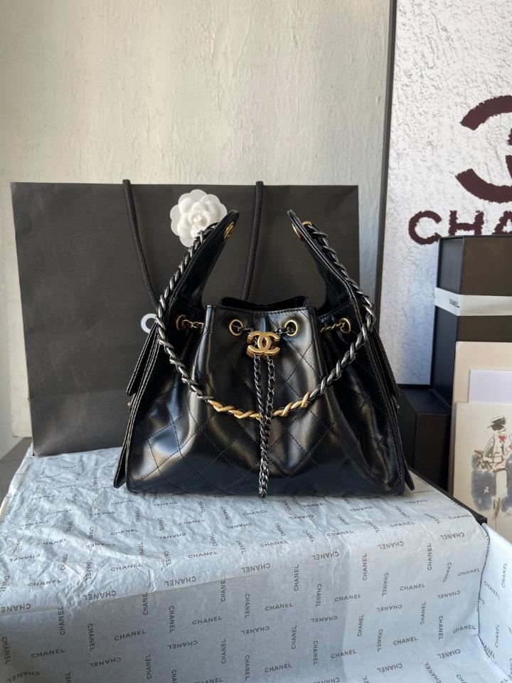 CHANEL 25 Small Handbag shiny Calfskin & gold/black-tone tone Metal,black AS5293 30-26-14cm-duoc-ban-tai-Hvip Bags and Accessories